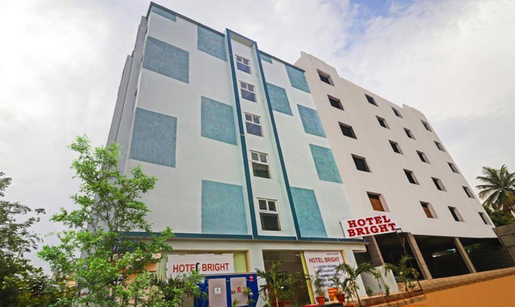 Hotel Bright Airport Zone Шамшабад Екстериор снимка